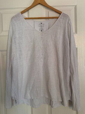 Velvet by Graham & Spencer White Long Sleeve Slub Cotton Top, Size M